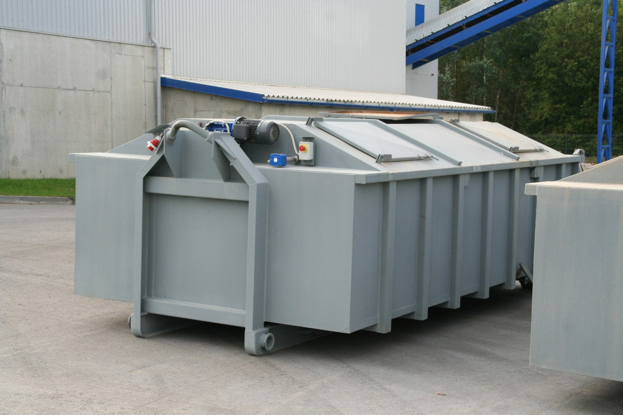 Screw container