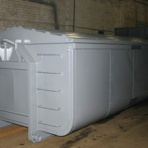 Waste container with roof