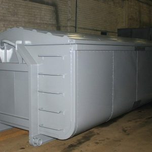 Waste container with roof